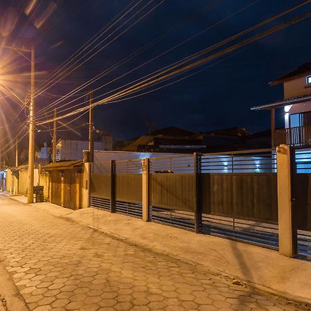 Carolekerry Apartments Sao Sebastiao  Bagian luar foto